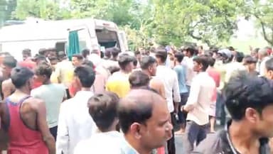 लखीमपुर: चहमलपुर के पास रोडवेज बस और मैजिक में भीषण टक्कर में राहत बचाव कार्य जारी, डीएम एसपी मौके पर पहुंचे