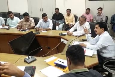 नागौर: कलेक्ट्रेट सभागार में कलेक्टर ने लोकसभा चुनाव को लेकर मतगणना व्यवस्था तैयारियों की ली समीक्षा बैठक, दिए आवश्यक निर्देश