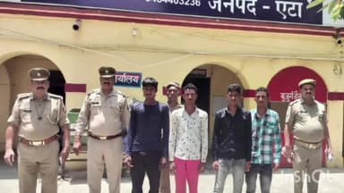 जलेसर: चोरी तथा धोखाधड़ी के मामले में 4 अंतर्जनपदीय शातिर आरोपियों को किया गिरफ्तार।19000 रूपये,अन्य प्रपत्र बरामद