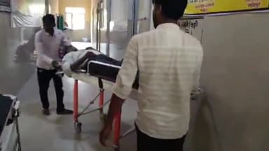 फतेहपुर: गाजीपुर थाना क्षेत्र के पहाड़पुर गांव में पलटा ई-रिक्शा, एक युवक हुआ घायल