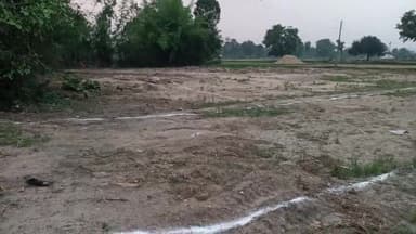 कटंगी: शहर के वार्ड क्रमांक 10 में प्लॉटिंग काटने के लिए भू-माफियाओं ने तोड़ा सरकारी प्रसाधन