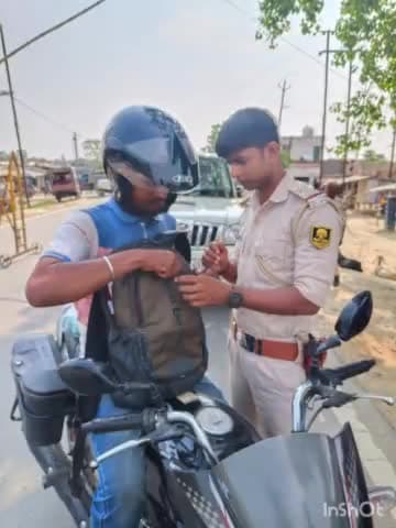 शिवहर: जिला पुलिस ने जिले के विभिन्न स्थानों पर चलाया वाहन जांच अभियान, 15 वाहन चालकों से वसूला ₹15000 का शमन शुल्क