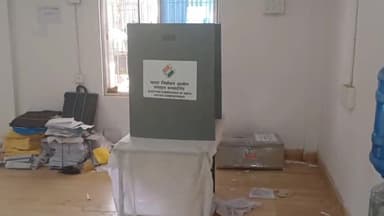 बक्सर: बक्सर संसदीय क्षेत्र में 550 वृद्ध व दिव्यांग मतदाताओं ने पोस्टल बैलेट से किया मतदान