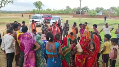 कार्यक्रम (2)

दुमका लोकसभा क्षेत्र के सारठ प्रखंड के नया खरना टोला में सभा कर लोकसभा प्रत्याशी श्रीमती सीता सोरेन जी को भारी से भारी मतों से विजयी बनाने का आह्वान किया