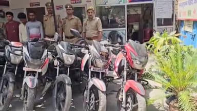 कानपुर: हनुमंत विहार थाने की पुलिस ने 3 अभियुक्तों को चोरी की 12 मोटरसाइकिल के साथ किया गिरफ्तार