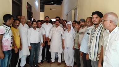 सोनीपत: पेयजल समस्या से परेशान होकर वार्ड-15 के लोगों ने निगम कार्यालय में पहुंचकर किया प्रदर्शन