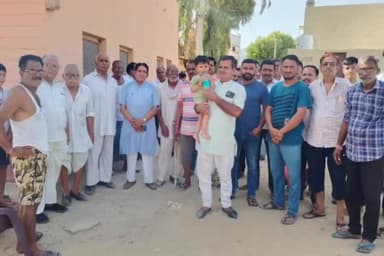 खींवसर: खींवसर में पेयजल की समस्या को लेकर ग्रामीणों ने किया प्रदर्शन, आगामी चुनाव में मतदान का बहिष्कार करने की दी चेतावनी