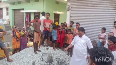 मनेर: महिनावा गांव में नाला निर्माण में अनियमितता मिलने पर ग्रामीणों ने किया विरोध, वरीय अधिकारियों से की गई शिकायत