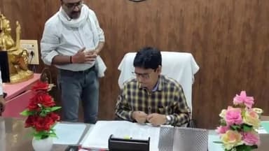 मंझनपुर: CDO ने बीएसए कार्यालय मंझनपुर का किया औचक निरीक्षण, अधिकारी के नहीं मिलने पर रोका एक दिन का वेतन