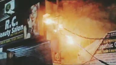 पंचकूला: बिटना रोड पिंजौर में बीती देर रात को बिजली की तारों में लगी जबरदस्त आग, बड़ा हादसा टला, दुकानदारों में हड़कंप, दुकानदारो