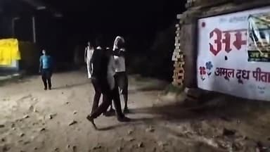 फतेहपुर: दुष्कर्म का आरोप लगाकर युवक को ग्रामीणों ने पीटा वीडियो सोशल मीडिया में वायरल चांदपुर थाना क्षेत्र के एक गांव की घटना
