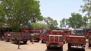 सारंगपुर: कालीसिंध नदी रोड सारंगपुर से अवैध रेत का परिवहन कर रहे 9 ट्रैक्टर ट्रॉलियों को खनिज विभाग व पुलिस प्रशासन ने किया जब्त