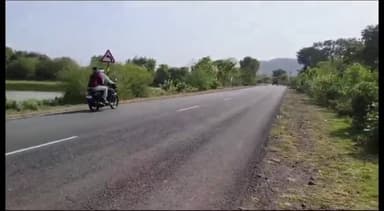 समुद्रपूर: गिरड सिर्सी मार्गावरील श्रीराम तलावावजळ गंभीर जखमी अवस्थेत आढळला हिंगणघाट येथिल ४५ वर्षीय दुचाकीस्वार