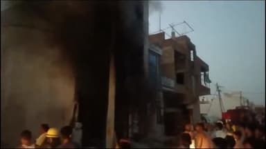 लाडपुरा: कोटा गणेश नगर बोरखेड़ा में टेंट के गोदाम में भीषण आग लगने से मचा हड़कंप, 4 दमकले पहुंची मौके पर