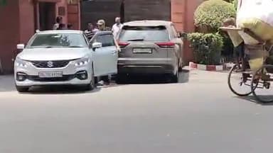 मुरादाबाद: मुरादाबाद में मशहूर उद्योगपति C. L गुप्ता ग्रुप के कई ठिकानो पर आयकर विभाग क़ी छापे मारी चौथे दिन भी जारी