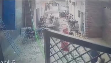 नरवल: महाराजपुर में दबंगों ने युवक को बीच सड़क पर गिरा गिराकर पीटा, सीसीटीवी में कैद हुई घटना