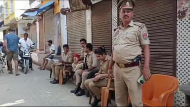 सवायजपुर: पाली में छात्र की हत्या में 3 नामजद आरोपियों के खिलाफ मुकदमा दर्ज, तनाव को देखते हुए पुलिस ने बंद कराई कस्बे की बाजार