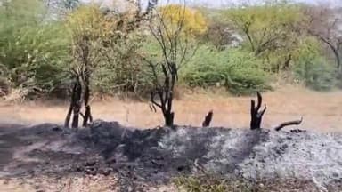 पीपलदा: इटावा क्षेत्र के जोरावरपुरा गांव में बाड़े में लगी भीषण आग नगरपालिका की दमकल पहुँची मौके पर पाया आग पर काबू