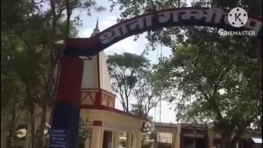 निज़ामाबाद: गोसाई की बाजार में एक कार अनियंत्रित होकर खेत में पलटी, चालक समेत और 2 लोग हुए घायल