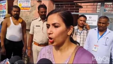 जहानाबाद: जिला निर्वाचन पदाधिकारी सह डीएम ने अस्पताल मोड़ स्थित मतदान केंद्र पहुंचकर मतदान प्रक्रिया का लिया जायजा