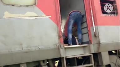 सिल्ली: सुईया एवं तिरूलडीह के बीच रेलवे का ओएचई तार ट्रेन पर गिरा, दो यात्री घायल