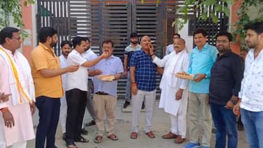 हरदोई: भाजपा कार्यालय पर जिलाध्यक्ष सहित भाजपाइयों ने अरुणाचल प्रदेश विधानसभा चुनाव में बम्पर जीत का मनाया जश्न