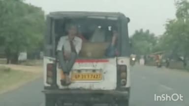 लखीमपुर: पीलीभीत बस्ती रोड पर जान जोखिम में डालकर मैजिक में सफर कर रहे यात्री,खीरी पुलिस ने यातायात पुलिस को कार्यवाही के निर्देश