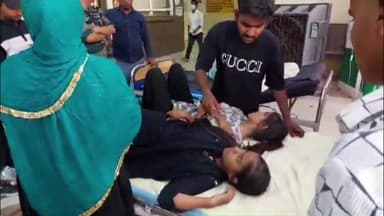 फिरोज़ाबाद: थाना रामगढ़ क्षेत्र के 60 फुटा रोड इलाके में फूड पोइजनिंग होने से परिवार 5 लोगों की बिगड़ी तबियत