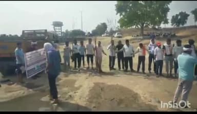 चितरंगी: सिंगरौली नगर निगम कमिश्नर एवं डिप्टी कमिश्नर के नेतृत्व में नौगढ़ काचन नदी मे स्वच्छता अभियान चलाया गया।