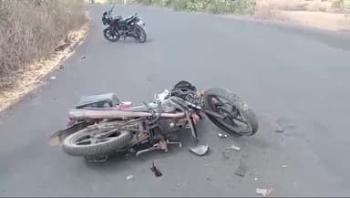 नौरोजाबाद: शासकीय कालेज नौरोजाबाद के पास पिनौरा रोड में अज्ञात ट्रक चालक ने बाइक चालक को मारी ठोकर बाइक चालक हुआ घायल