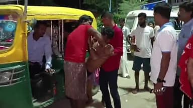 ক্যানিং ১: ধর্মতলা গ্রামে মোটরবাইক দুর্ঘটনায় গুরুতর আহত ১ যুবক, চিকিৎসাধীন ক্যানিং মহকুমা হাসপাতালে
