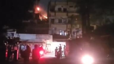 कांके: हरमू बाजार स्थित एक मोबाइल टावर में लगी आग, बना अफरा तफरी का माहौल