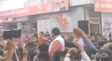 देहरादून: पांचों सीटों पर कमल खिलने के बाद सीएम धामी का बीजेपी मुख्यालय में हुआ जोरदार स्वागत