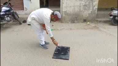 आगरा: सदर अंतर्गत हिंदूवादी नेता गोविंद पाराशर ने टीवी में लगाई आग,चुनाव के रुझान देखकर थे नाराज,वीडियो वायरल