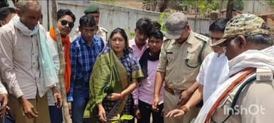 चितरंगी: राज्य मंत्री राधा सिंह ने चितरंगी में वन विभाग की टीम के साथ मिलकर विश्व पर्यावरण दिवस के अवसर पर लगाए पेड़
