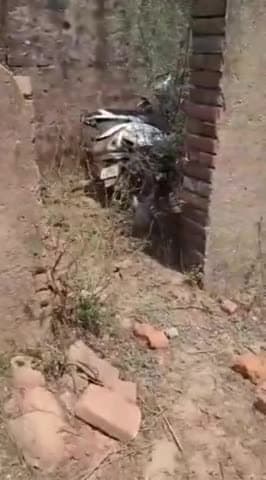 बलियरी में कल हुई लूट पाठ में बदमाशों द्वारा स्कूटी लेकर भाग गया था जो की बलियारी के रखड़ डेम के पास आज मिली
#sunilshah