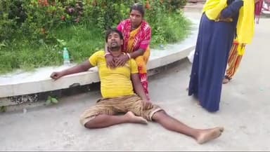 ক্যানিং ১: ক্যানিং গোবরামারি গ্রামে স্বামীর সাথে পারিবারিক বিবাদের জেরে বিষ খেয়ে আত্মঘাতী গৃহবধূর