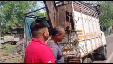 झरिया/जोरापोखर/सिंदरी: झरिया के भूलन बरारी के बंदरोपवे स्टोर से कीमती सामान और लोग सामग्री चोरी कर ले जाते हुए वैन सहित चालक गिरफ्तार