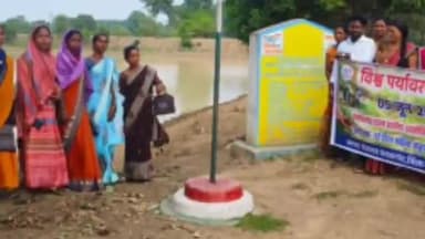 कोंडागांव: ग्राम पाटोडा में विश्व पर्यावरण दिवस पर अमृत सरोवर किनारे समूह की महिलाओं ने किया  वृक्षारोपण।