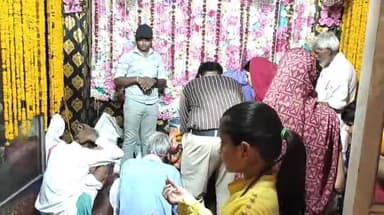 मंदसौर: शनि जयंती के अवसर पर खानपुरा और पशुपतिनाथ गेट चंद्रपुरा शनि मंदिर पर सुबह से लगा भक्तों का तांता