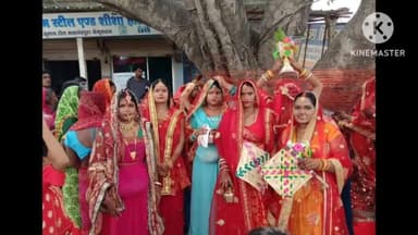 बीरपुर: बीरपुर प्रखंड क्षेत्र के विभिन्न गांवों में पति की दीर्घायु कामना को लेकर सुहागिन महिलाओं ने की वट सावित्री की पूजा