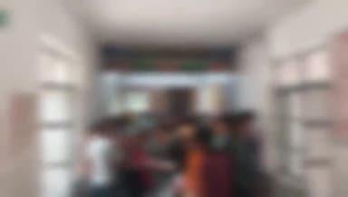 पूरनपुर: सामुदायिक स्वास्थ्य केंद्र में चोरी और छेड़छाड़ का आरोप लगाकर कबाड़ बीनने वाले युवक की पिटाई वीडियो वायरल