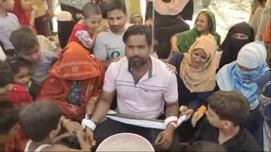 कोल: पेयजल समस्या के चलते महिलाओं ने पार्षद को माबूद नगर में बीच चौराहे पर बनाया बंदी, रिहाई की गुहार लगाता रहा पार्षद