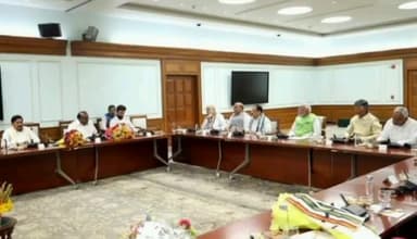 उदवंत नगर: एनडीए घटक दलों द्वारा पीएम मोदी को पुनः तीसरी बार नेता चुने जाने पर प्रखंड  उदवंतनगर के नेताओ ने बधाई दिया