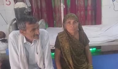 हाथरस: मोहल्ला सियल जैन गली में एक बुजुर्ग महिला को आपसी कहासुनी को लेकर पड़ोसियों ने हॉकी से मारपीट कर किया घायल, कराया मेडिकल