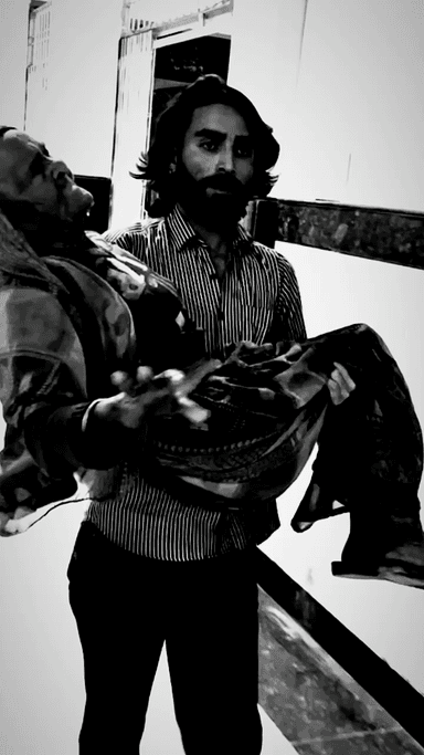 You don’t need to worry, 
I’m here right now. 🙏🏻

Respect Girls help poor help animals 

#apsgurjar #help #old  #man