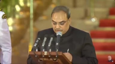 धन्यवाद भारत की जनता को जिनके अमूल्य वोट के द्वारा  आज यह #गौरवशाली दिन आया... 

श्री नरेन्द्र मोदी जी ने तीसरी बार प्रधानमंत्री पद का शपथग्रहण किया।
हार्दिक शुभकामनाएं एवं बधाई