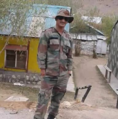 भारतीय सेना के पूर्व जवान कि आकस्मिक निधन गांव में शोक कि लहर परिजनो कि रो रो कर बुरा हाल #chatranews@chatranews#