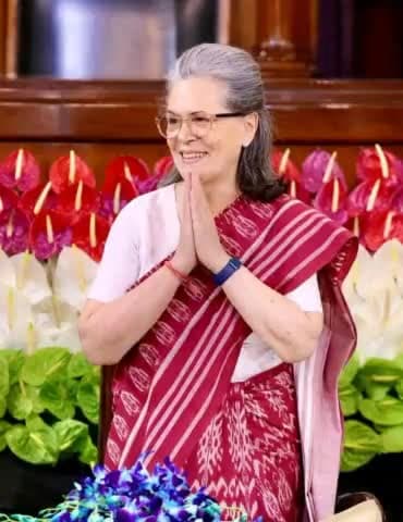 श्रीमती सोनिया गांधी जी को कांग्रेस संसदीय दल का अध्यक्ष चुने जाने पर बहुत बधाई।

#Soniagandhi #congress #RahulGandhi #INDIA_सरकार_है_तैयार #akhileshyadadav #INDIAlliance #mohdahtishamahsan