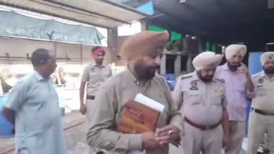 ਸੁਨਾਮ: ਜਗਤਪੁਰਾ ਵਿਖੇ ਸਿਹਤ ਵਿਭਾਗ ਅਤੇ ਪੁਲਿਸ ਵੱਲੋਂ ਖਾਣ ਵਾਲੀਆਂ ਚੀਜ਼ਾਂ ਬਣਾਉਣ ਵਾਲੀ ਫੈਕਟਰੀ ਵਿੱਚ ਭਰੇ ਗਏ ਸੈਂਪਲ